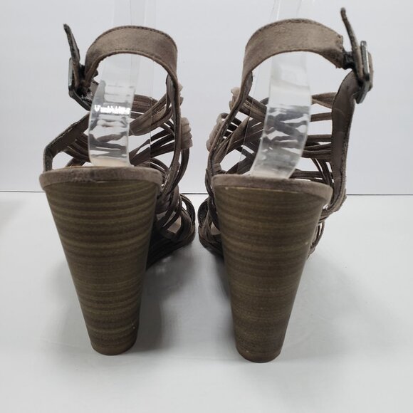 Fergalicious Women's Howdy Strappy Wedge Suede Sandal Doe 10M - Picture 3 of 8